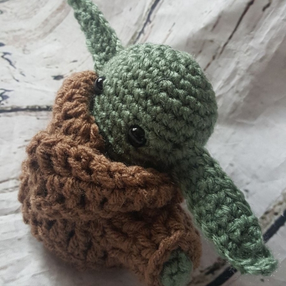Mini baby yoda Amigurumi - Picture 5 of 11